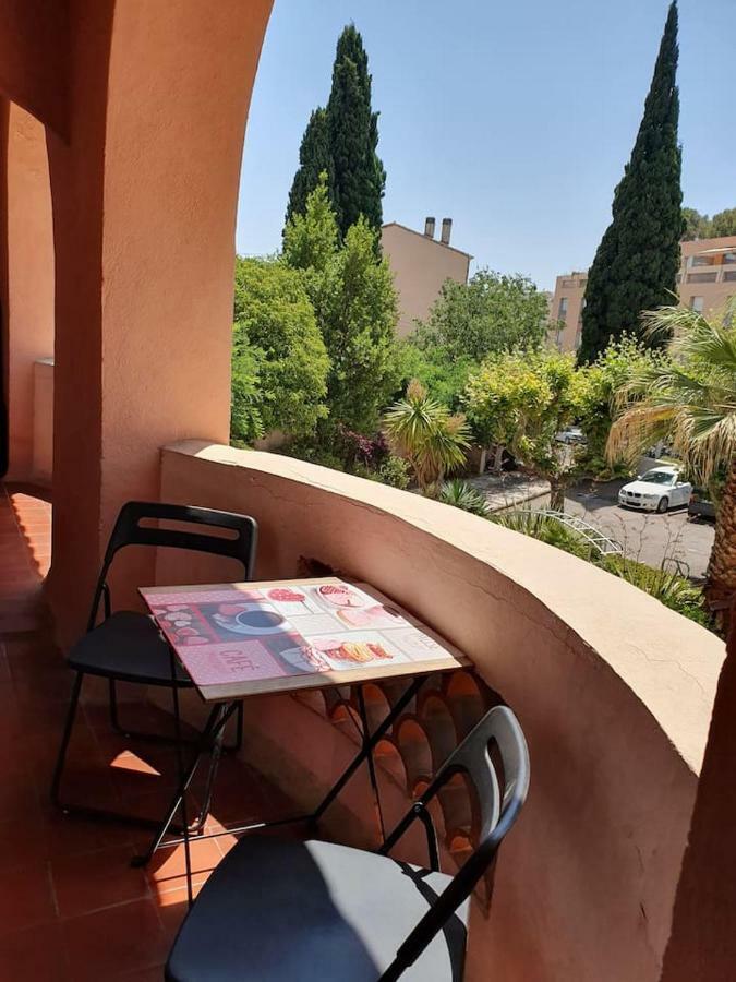 Studio Avec Grand Balcon- Residence De Caractere 邦多勒 外观 照片